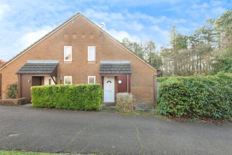 1 bedroom cluster house for sale