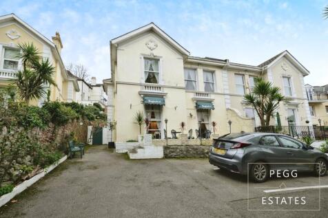 10 bedroom semi-detached house for sale