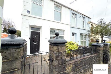 3 bedroom end of terrace house for sale