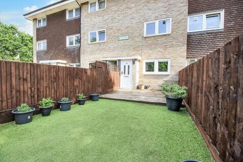 2 bedroom maisonette for sale