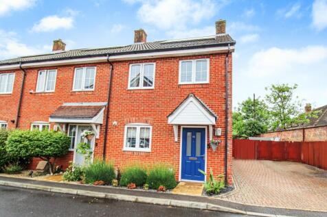 3 bedroom end of terrace house for sale
