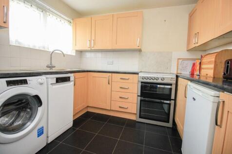 2 bedroom maisonette for sale