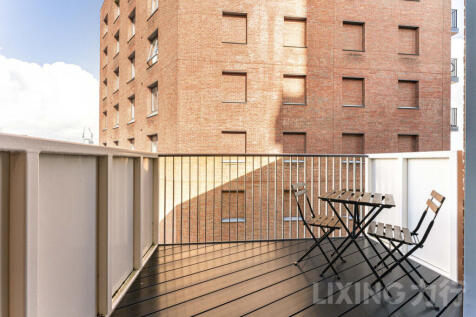 Studio flat for sale