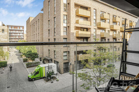 Yeoman Street, Surrey Quays, SE8 5ET 2 bed apartment for sale