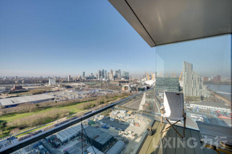Greenwich Peninsula, SE10 3 bed apartment for sale