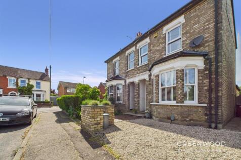 3 bedroom semi-detached house for sale