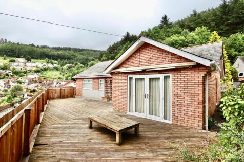 Cwm Farm Road, Six Bells, NP13 2 bed detached house for sale