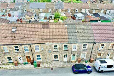 Blaen Blodau Street, Newbridge, NP11 2 bed terraced house for sale