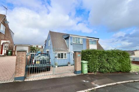 4 bedroom semi-detached house for sale