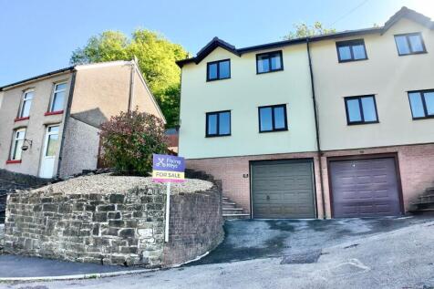 Commercial Road, Abercarn, NP11 3 bed semi