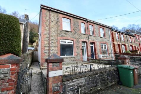 Commercial Street, Ynysddu, NP11 3 bed semi