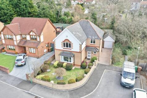 Glendale Gardens, Fleur De Lis, NP12 4 bed detached house for sale