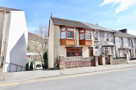 Gwern Berthi Road, Cwmtillery, NP13 3 bed end of terrace house for sale