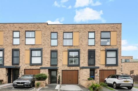 4 bedroom town house for sale