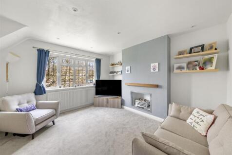 2 bedroom maisonette for sale