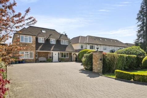 6 bedroom detached house for sale