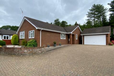 3 bedroom detached bungalow for sale