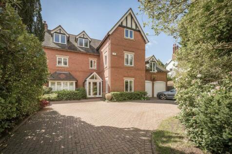 6 bedroom detached house for sale