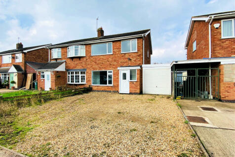 3 bedroom semi-detached house for sale