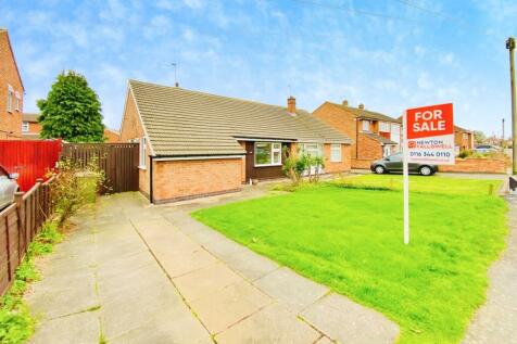 2 bedroom semi-detached bungalow for sale