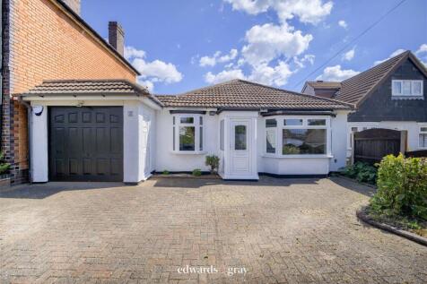 2 bedroom detached bungalow for sale