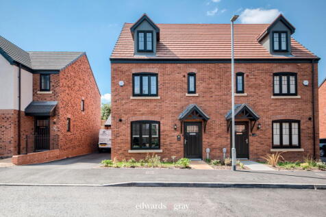 4 bedroom semi-detached house for sale