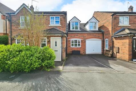 5 bedroom link detached house for sale