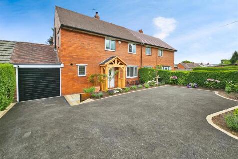 3 bedroom semi-detached house for sale