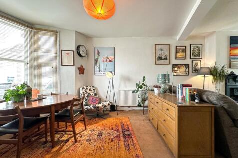 Langton Court Road, Bristol BS4 2 bed terraced house for sale