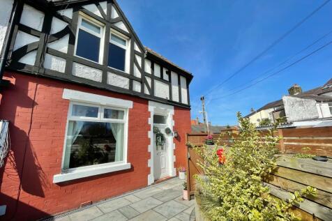 2 bedroom semi-detached house for sale