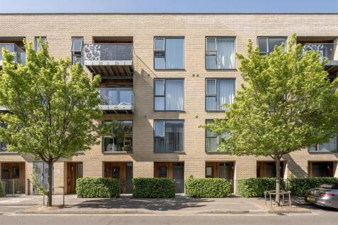 2 bedroom maisonette for sale
