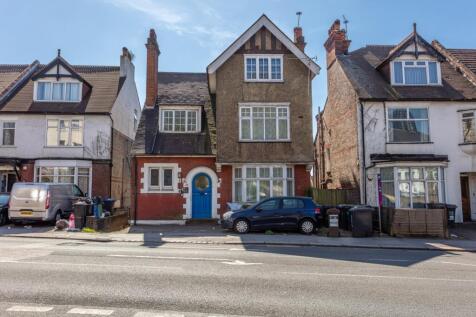 3 bedroom flat for sale