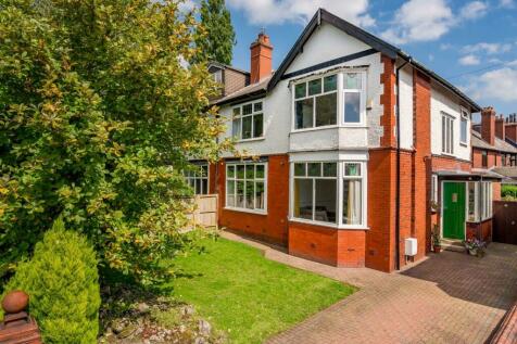 4 bedroom semi-detached house for sale