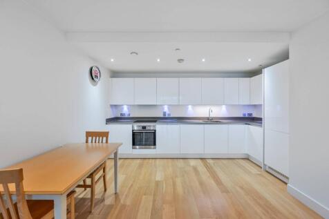 Hancock House, Woolwich, London, SE18 2 bed flat for sale