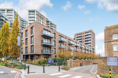 Duke of Wellington Avenue, Woolwich... 3 bed flat for sale