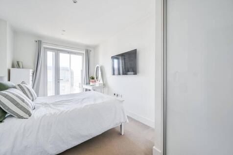 Hancock House, Woolwich, London, SE18 1 bed flat for sale