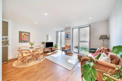 Duncombe House, Woolwich Riverside... 2 bed flat for sale