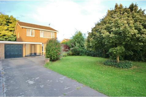 3 bedroom link detached house for sale