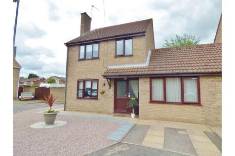 Carrington Close, Lincolnshire PE11 4 bed link detached house for sale