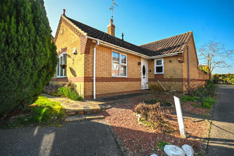 Riverside, Spalding PE11 2 bed detached bungalow for sale