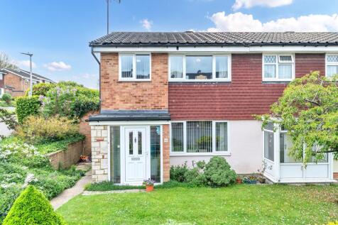 3 bedroom end of terrace house for sale