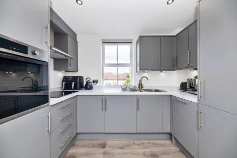 Woodcock Road, Royston SG8 2 bed apartment for sale