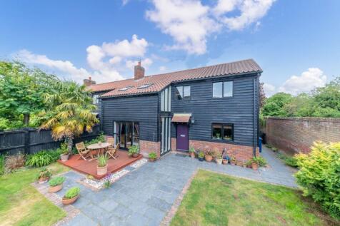 Old North Road, Royston SG8 4 bed barn conversion for sale