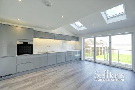 Hillcrest Road, Norwich, Norfolk 2 bed detached house for sale