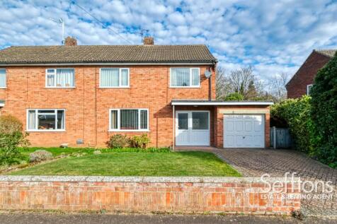 Highfield Close, Norwich, Norfolk 3 bed semi