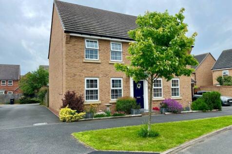 4 bedroom detached house for sale