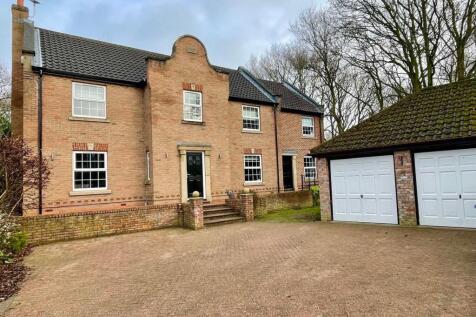 5 bedroom detached house for sale