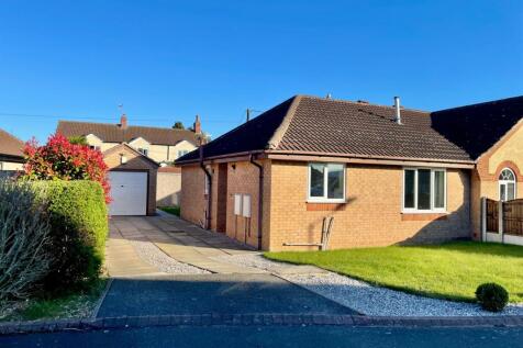 2 bedroom semi-detached bungalow for sale