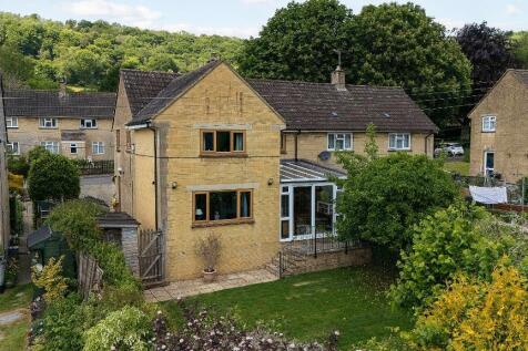 4 bedroom semi-detached house for sale