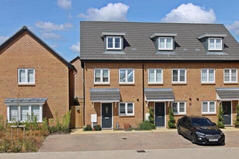 3 bedroom end of terrace house for sale